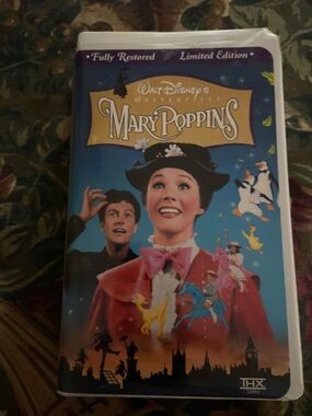 Walt Disney's Mary Poppins VHS Tape